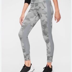 Athleta All In Camo 7/8 Tight, Cobblestone Grey Heather SIZE S